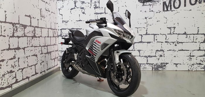 2025 Kawasaki Ninja 650L (LAMS) ABS Ninja Silver