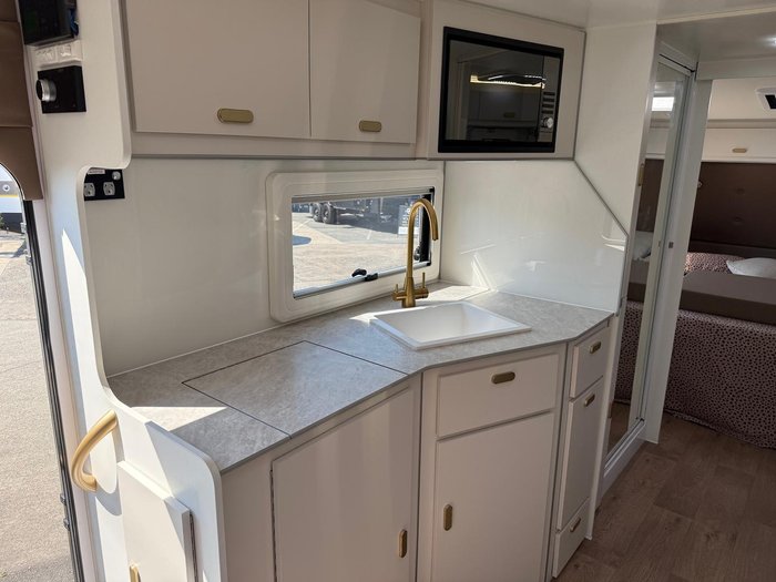 2025 JB Caravans Dirt Road Xtreme 22'6