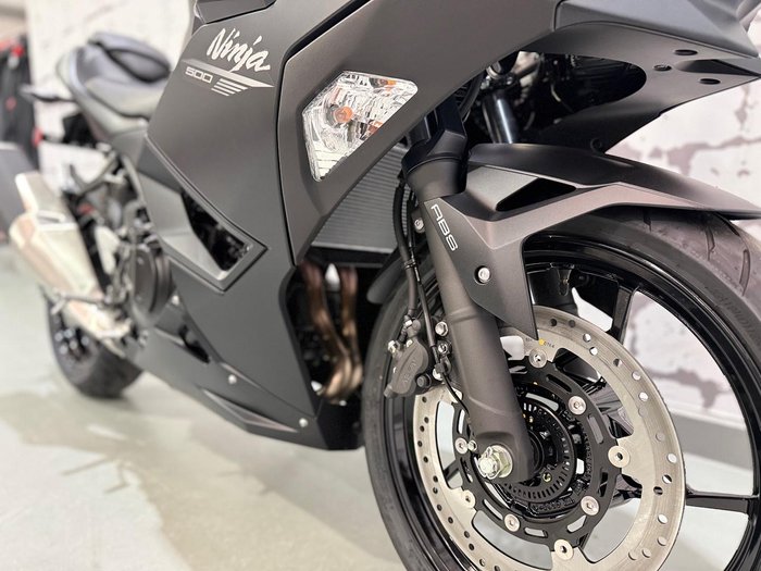 2026 Kawasaki Ninja 500 (EX500G) Ninja Black