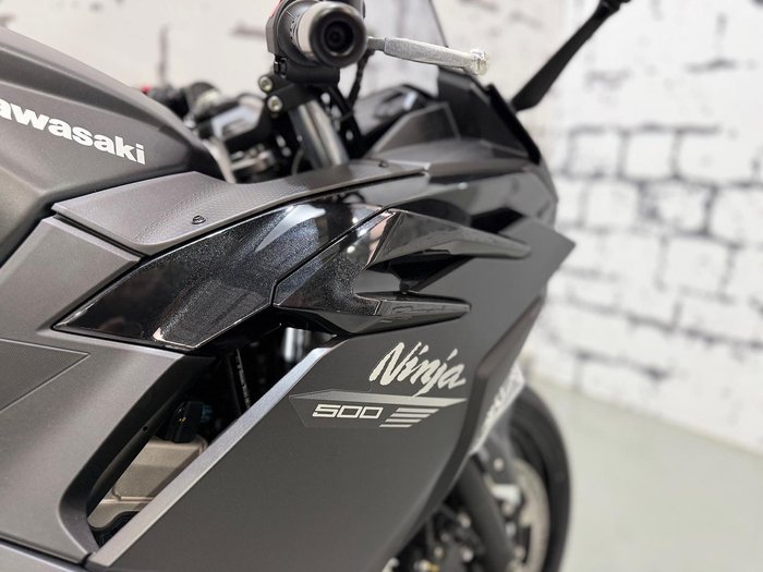 2025 Kawasaki Ninja 500 (EX500G) Ninja Black