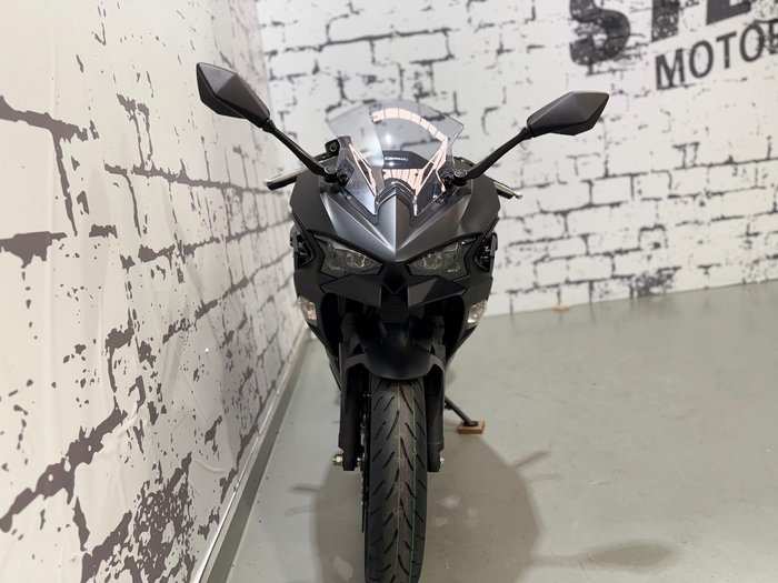 2025 Kawasaki Ninja 500 (EX500G) Ninja Black