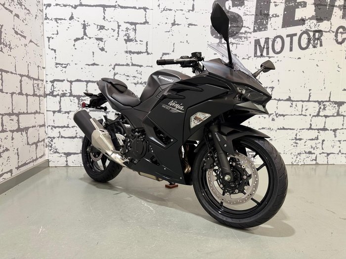 2025 Kawasaki Ninja 500 (EX500G) Ninja Black