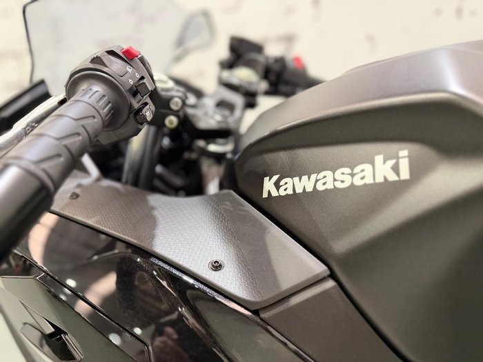 2025 Kawasaki Ninja 500 (EX500G) Ninja Black