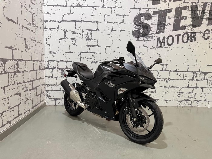 2025 Kawasaki Ninja 500 (EX500G) Ninja Black