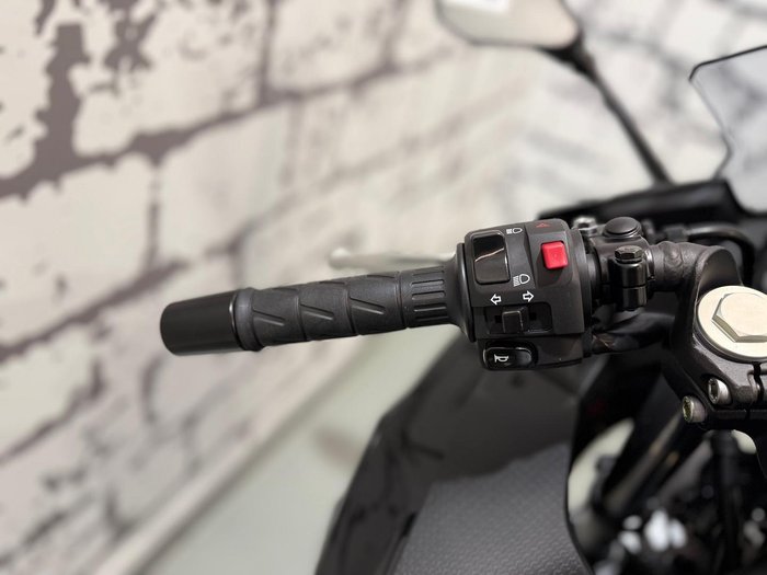 2025 Kawasaki Ninja 500 (EX500G) Ninja Black