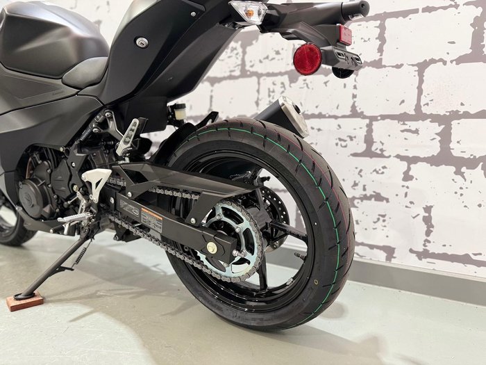 2025 Kawasaki Ninja 500 (EX500G) Ninja Black