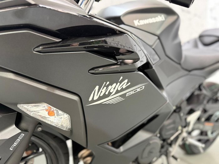 2025 Kawasaki Ninja 500 (EX500G) Ninja Black