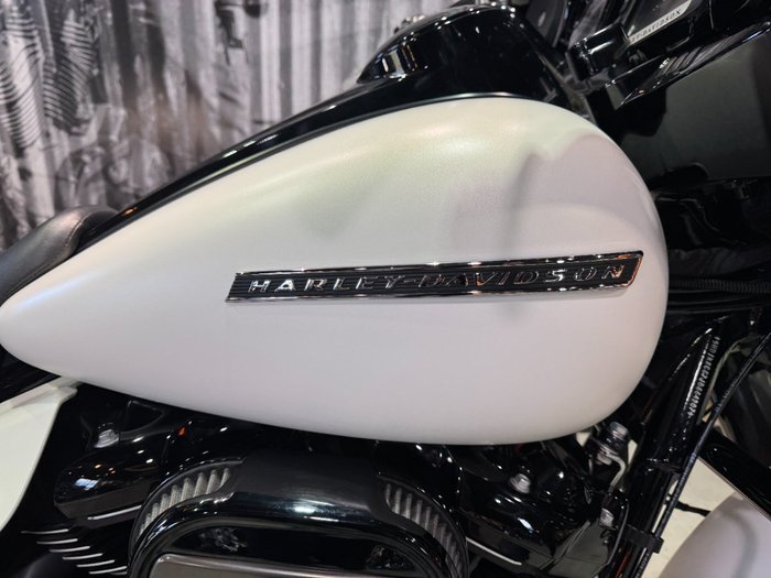 2018 Harley-davidson FLHXS STREET GLIDE SPECIAL Bonneville Salt Denim