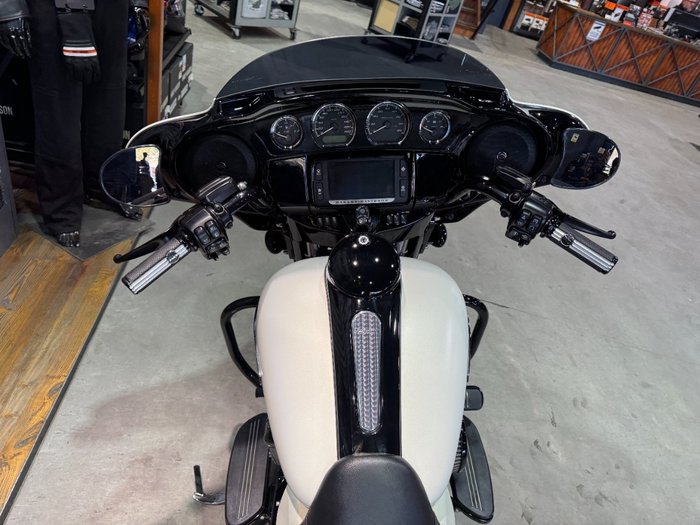 2018 Harley-davidson FLHXS STREET GLIDE SPECIAL Bonneville Salt Denim