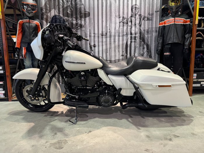 2018 Harley-davidson FLHXS STREET GLIDE SPECIAL Bonneville Salt Denim