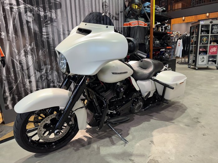 2018 Harley-davidson FLHXS STREET GLIDE SPECIAL Bonneville Salt Denim
