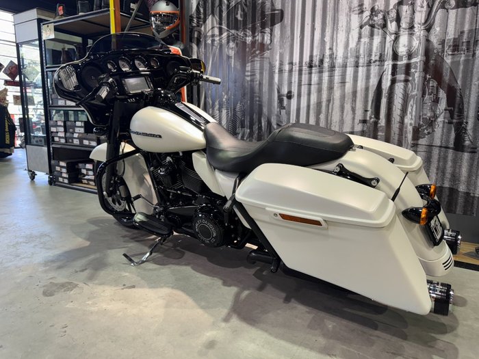 2018 Harley-davidson FLHXS STREET GLIDE SPECIAL Bonneville Salt Denim