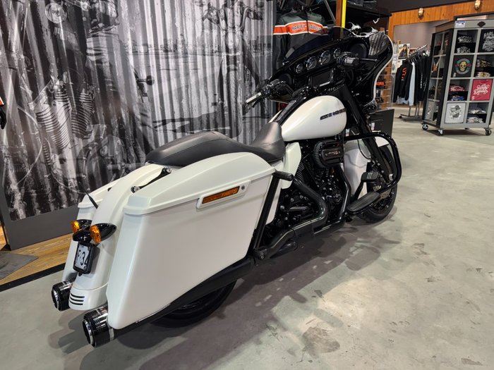 2018 Harley-davidson FLHXS STREET GLIDE SPECIAL Bonneville Salt Denim