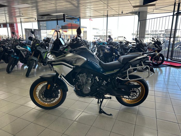 2022 CFMOTO 800MT Touring MT Blue