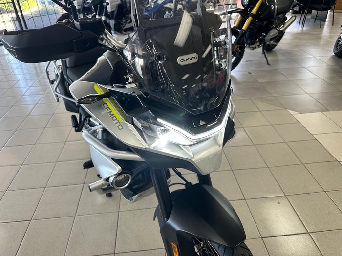 2022 CFMOTO 800MT Touring MT Blue