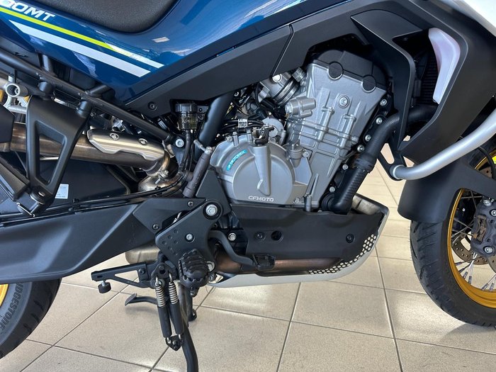 2022 CFMOTO 800MT Touring MT Blue