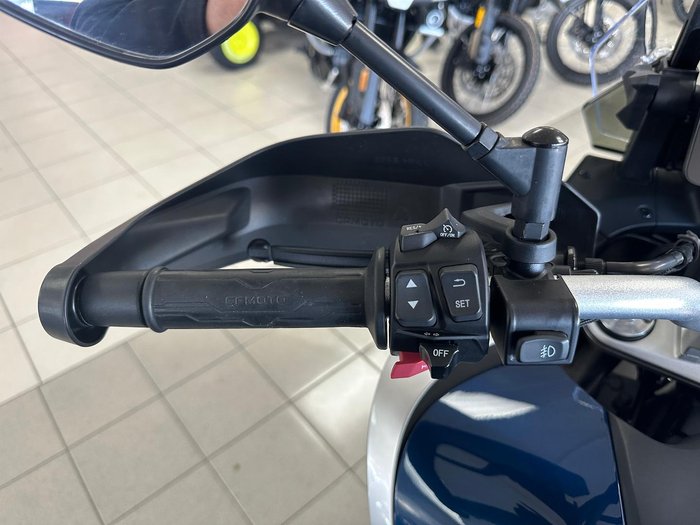 2022 CFMOTO 800MT Touring MT Blue