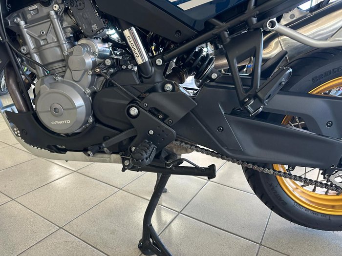 2022 CFMOTO 800MT Touring MT Blue