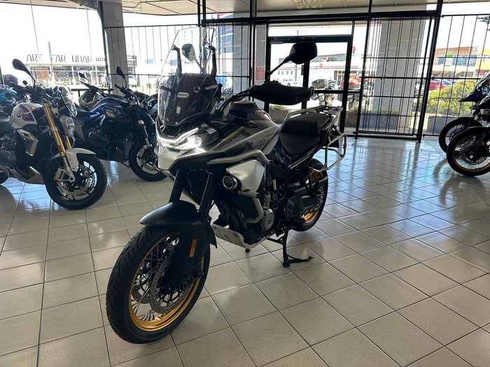 2022 CFMOTO 800MT Touring MT Blue