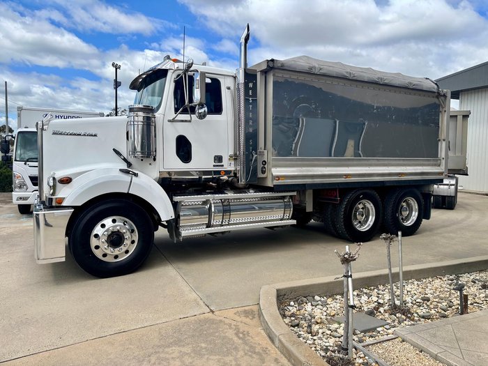 2019 Western Star 4864Fs2 Truck & Dog Trailer 20M Pbs Combo In Stock Now! White