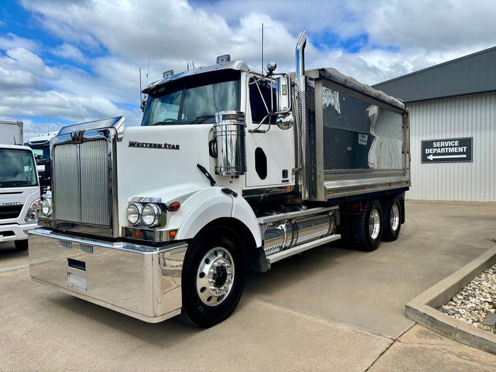 2019 Western Star 4864Fs2 Truck & Dog Trailer 20M Pbs Combo In Stock Now! White