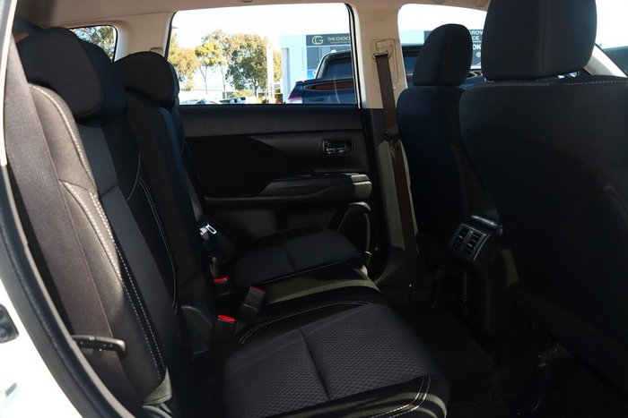 2020 Mitsubishi Outlander ES