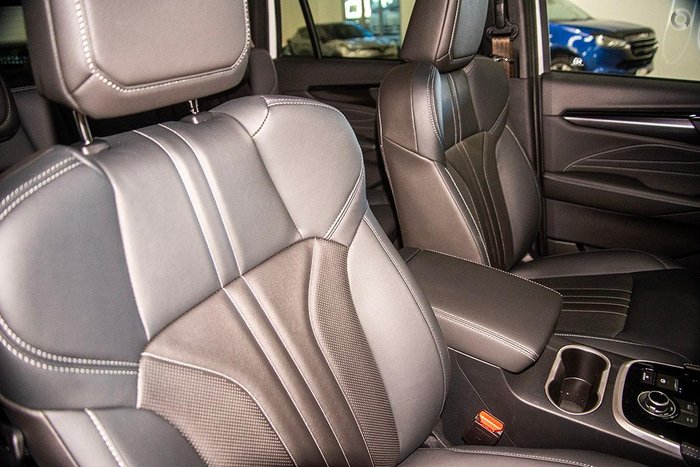 2025 Isuzu MU-X LS-T