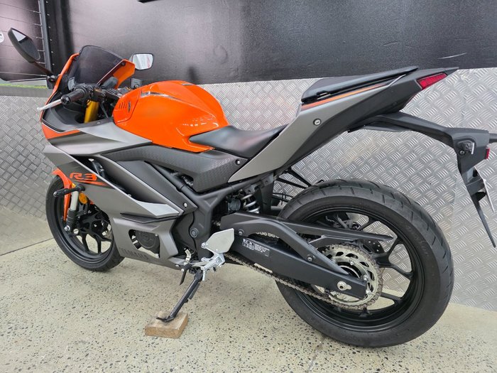2022 Yamaha YZF-R3 ORANGE