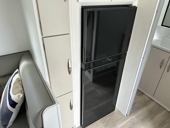 2025 Supreme 1990_R_K1e3_T Sunray 19'9