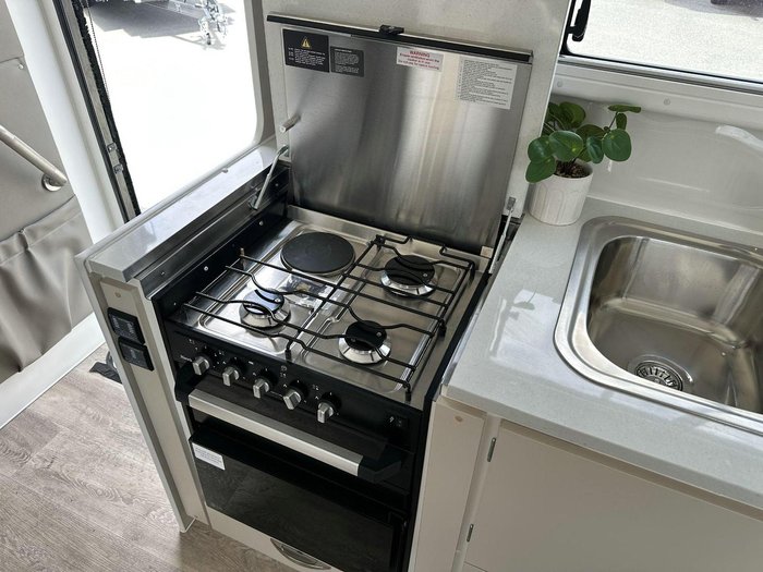 2025 Supreme 1990_R_K1e3_T Sunray 19'9