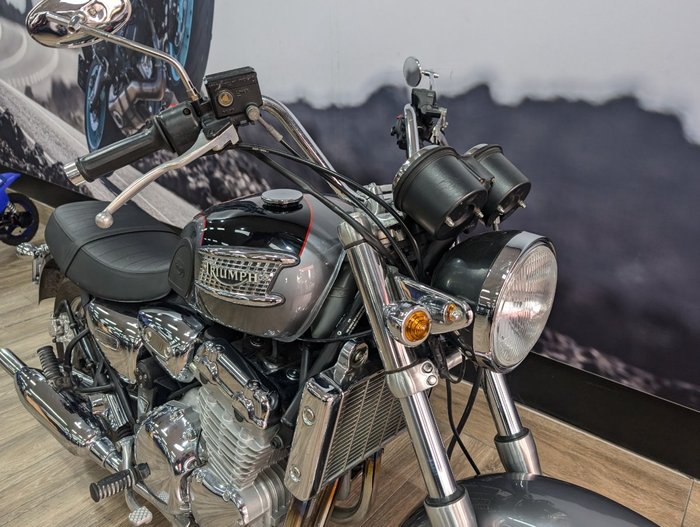 2003 Triumph THUNDERBIRD Black