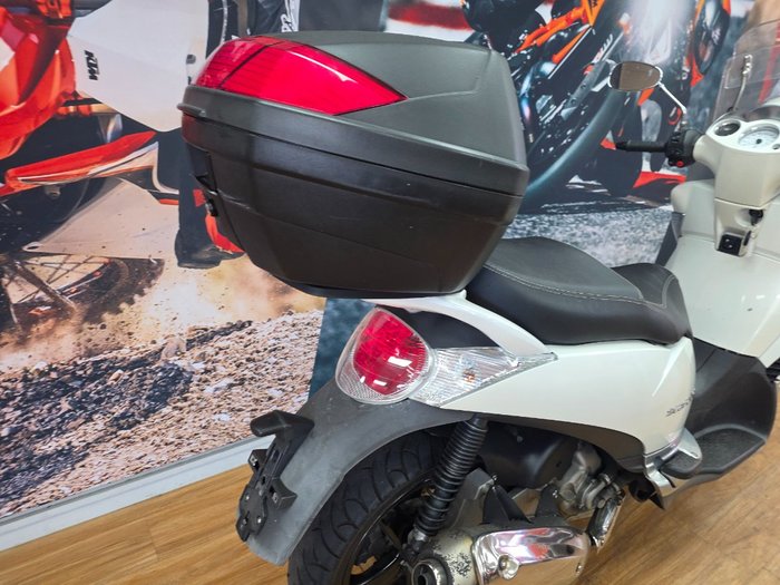 2012 APRILIA SCARABEO 300ie WHITE