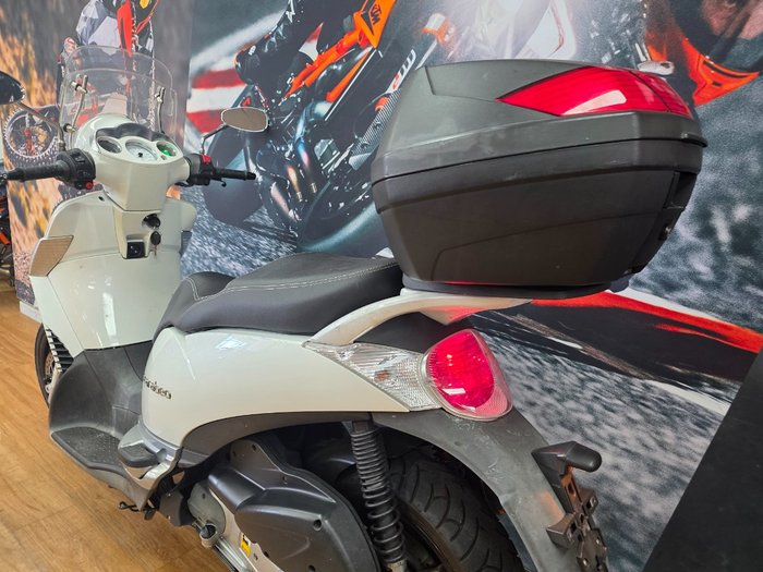 2012 APRILIA SCARABEO 300ie WHITE