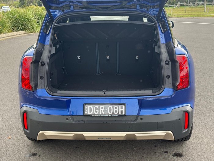 2025 MINI Countryman C Favoured
