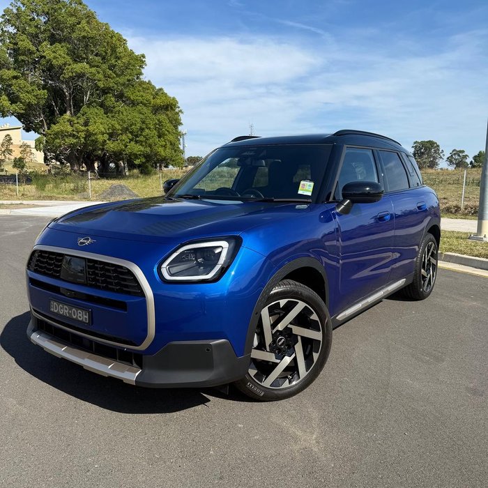 2025 MINI Countryman C Favoured
