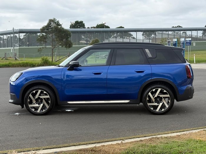 2025 MINI Countryman C Favoured