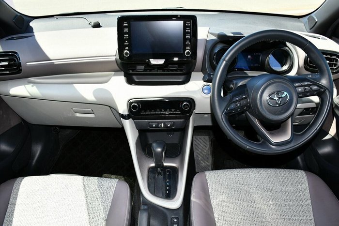 2022 Toyota Yaris ZR Hybrid