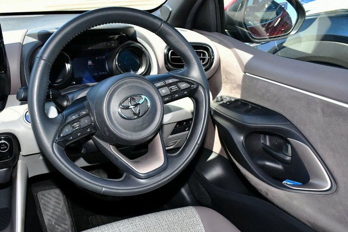 2022 Toyota Yaris ZR Hybrid