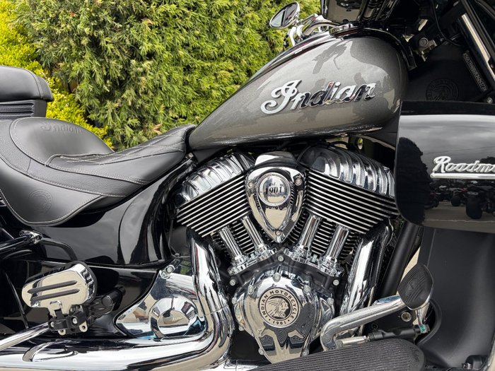2024 Indian ROADMASTER CLASSIC Metalic Black
