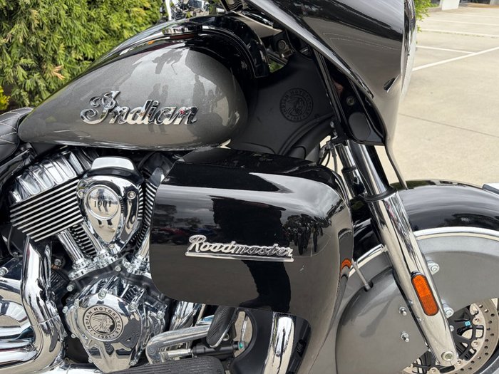 2024 Indian ROADMASTER CLASSIC Metalic Black
