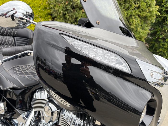 2024 Indian ROADMASTER CLASSIC Metalic Black