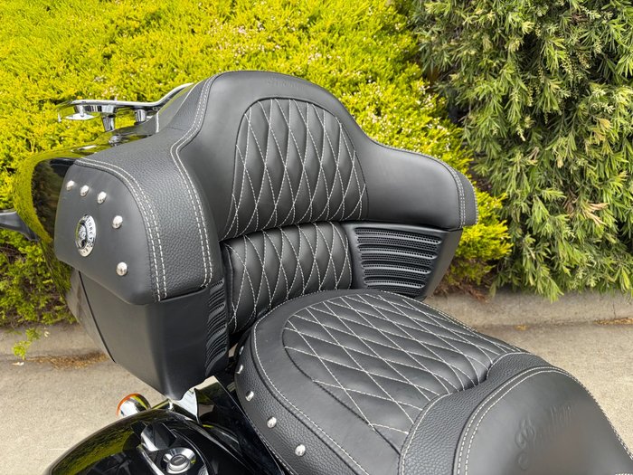 2024 Indian ROADMASTER CLASSIC Metalic Black