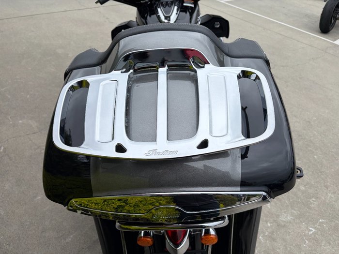2024 Indian ROADMASTER CLASSIC Metalic Black