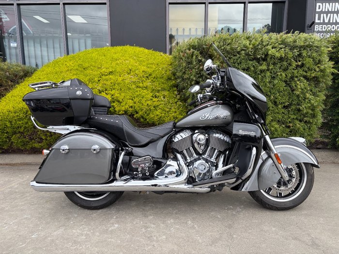 2024 Indian ROADMASTER CLASSIC Metalic Black