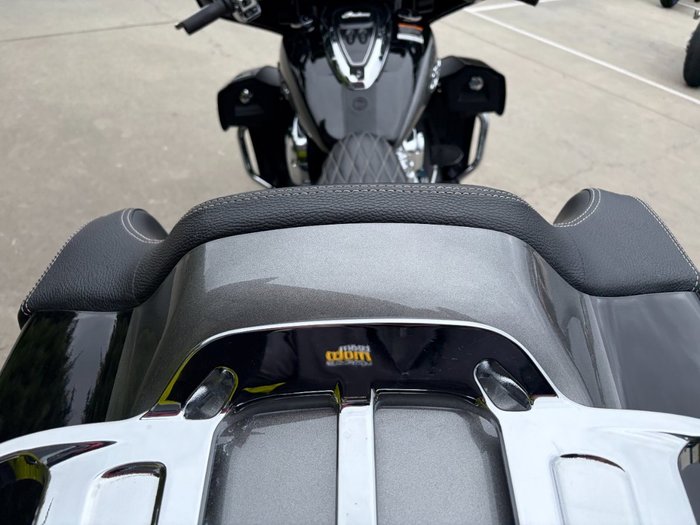 2024 Indian ROADMASTER CLASSIC Metalic Black