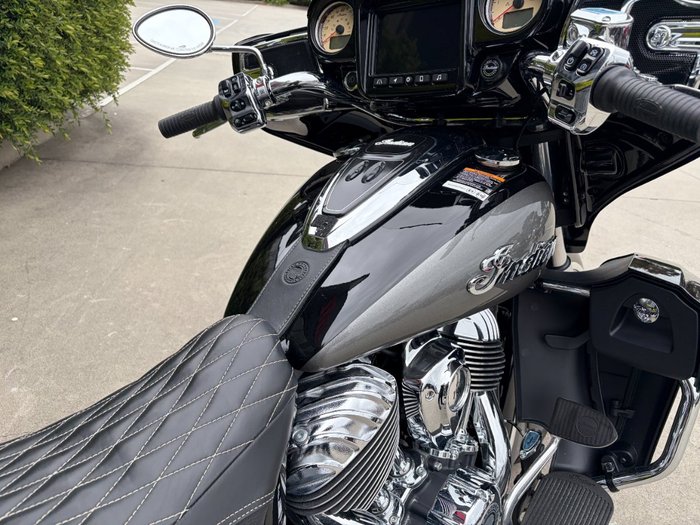 2024 Indian ROADMASTER CLASSIC Metalic Black