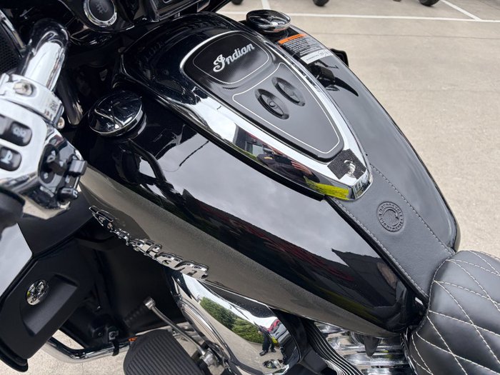 2024 Indian ROADMASTER CLASSIC Metalic Black