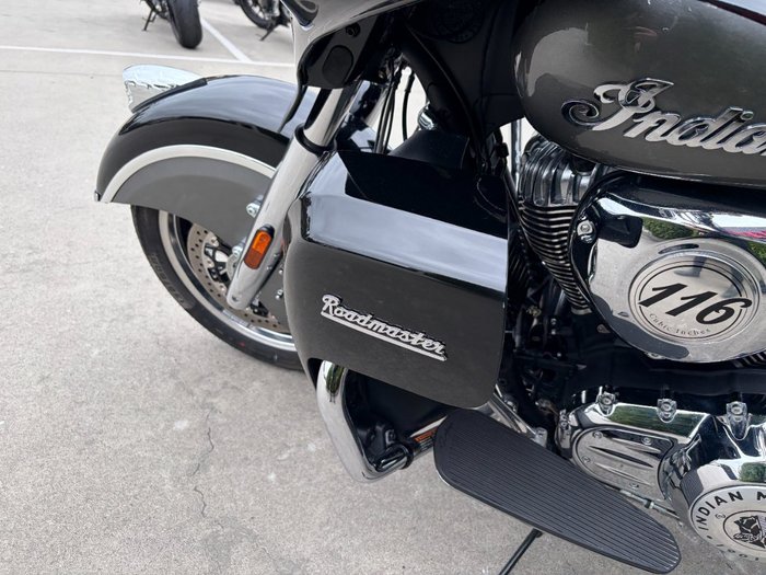 2024 Indian ROADMASTER CLASSIC Metalic Black