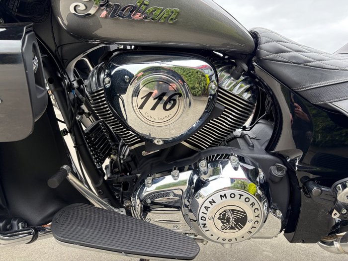 2024 Indian ROADMASTER CLASSIC Metalic Black