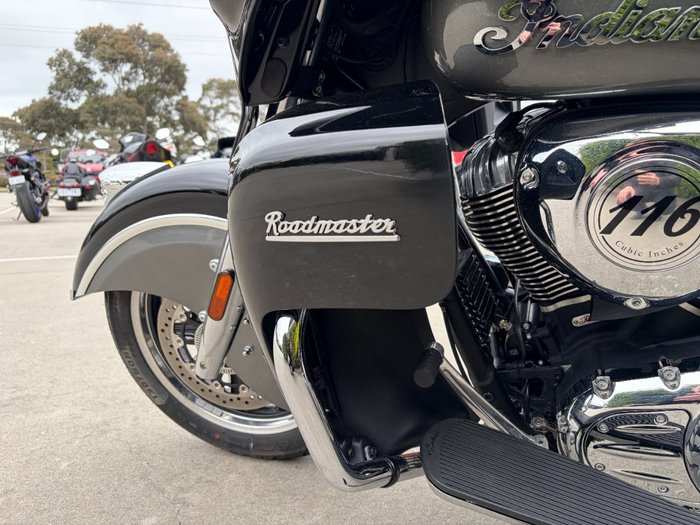 2024 Indian ROADMASTER CLASSIC Metalic Black
